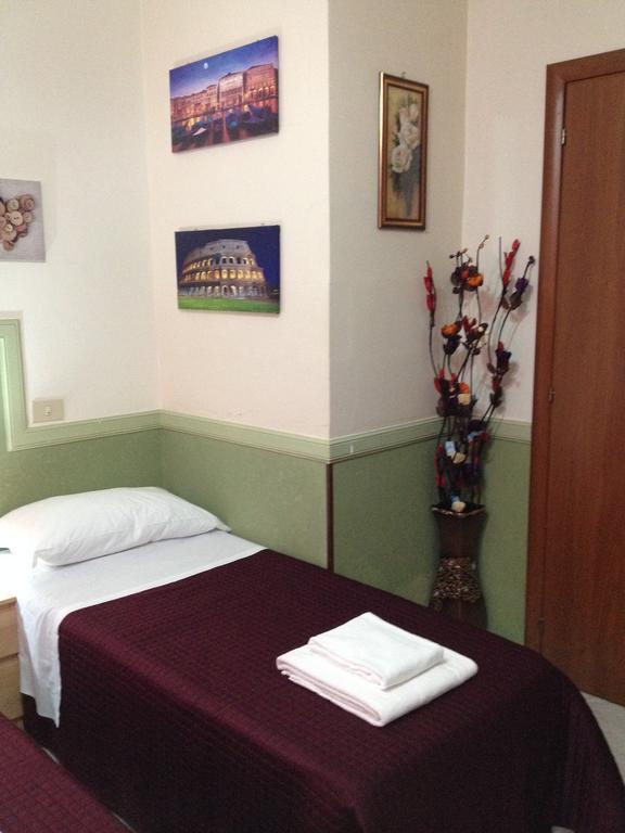 Rome Rainbow Guest House Room photo